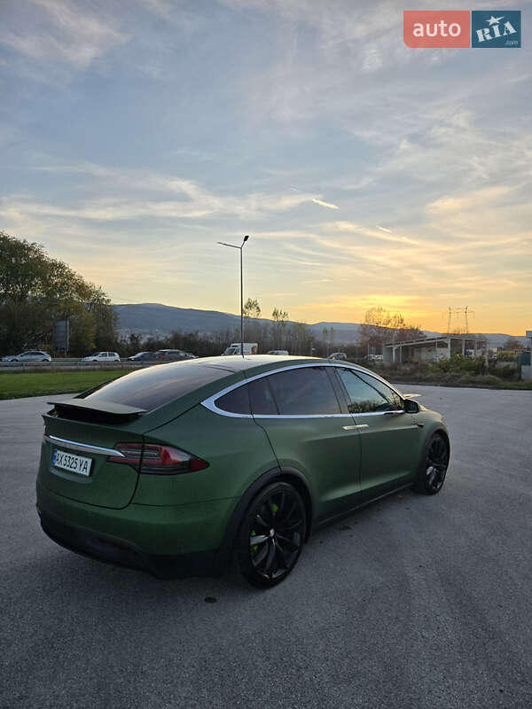 Позашляховик / Кросовер Tesla Model X 2016 в Харкові