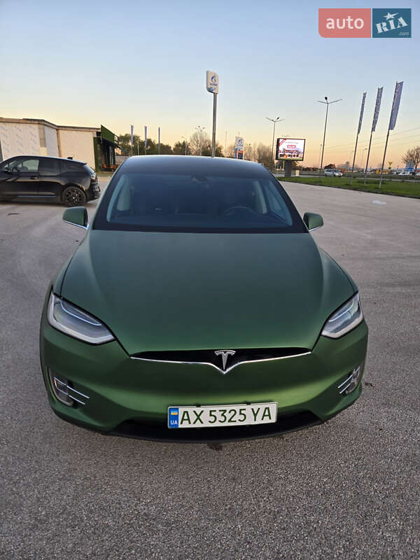 Позашляховик / Кросовер Tesla Model X 2016 в Харкові