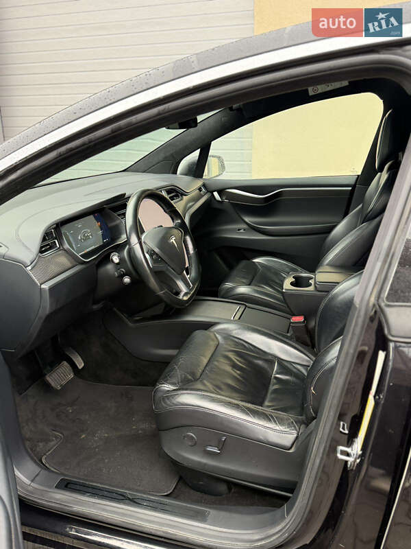 Позашляховик / Кросовер Tesla Model X 2017 в Радехові