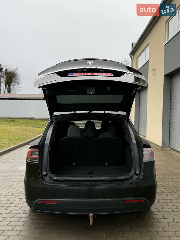 Позашляховик / Кросовер Tesla Model X 2017 в Радехові