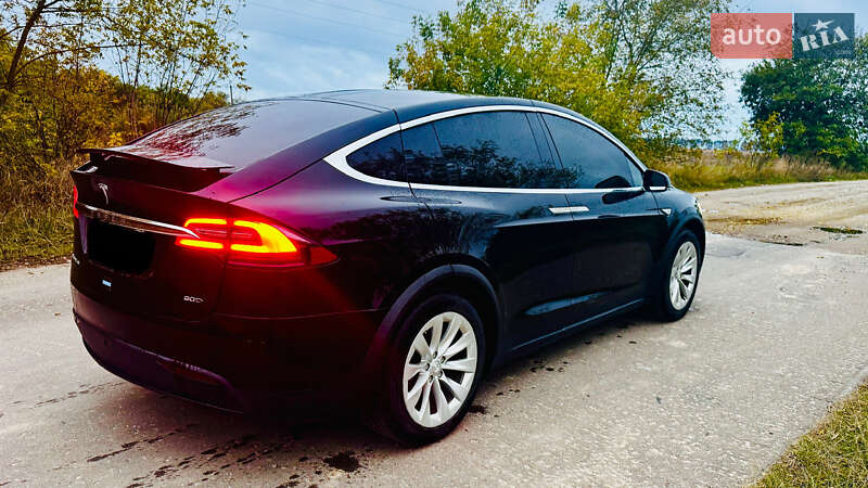 Внедорожник / Кроссовер Tesla Model X 2016 в Коростышеве