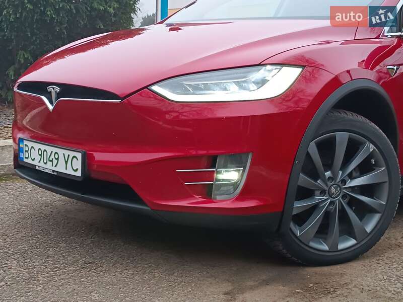 Внедорожник / Кроссовер Tesla Model X 2017 в Стрые