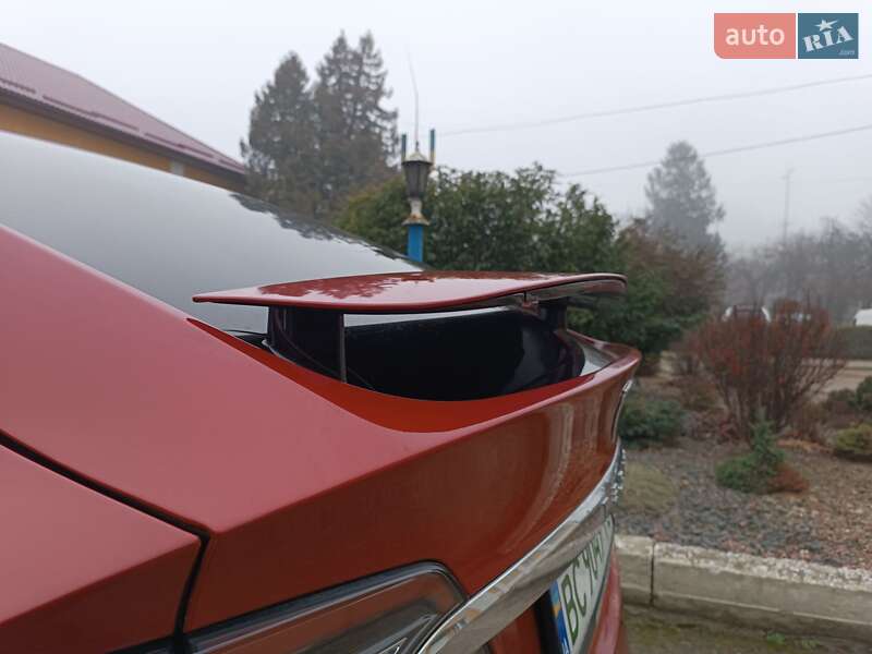 Внедорожник / Кроссовер Tesla Model X 2017 в Стрые