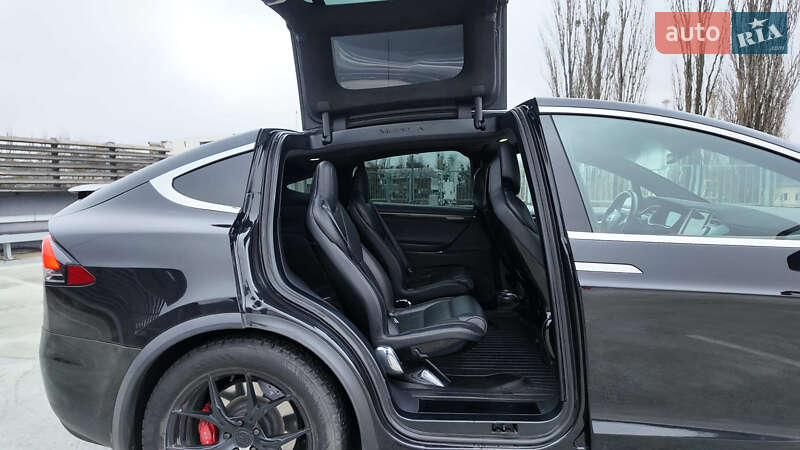 Внедорожник / Кроссовер Tesla Model X 2016 в Киеве