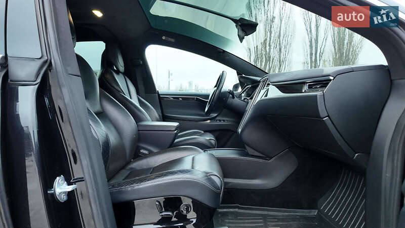 Внедорожник / Кроссовер Tesla Model X 2016 в Киеве