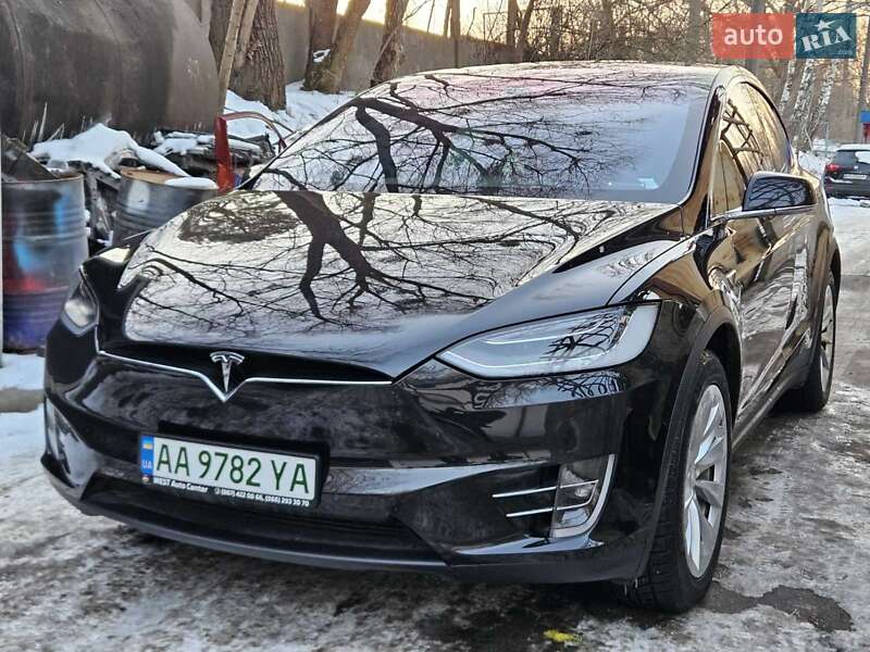 Внедорожник / Кроссовер Tesla Model X 2016 в Киеве