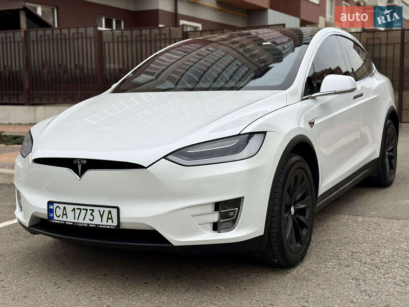 Позашляховик / Кросовер Tesla Model X 2019 в Умані