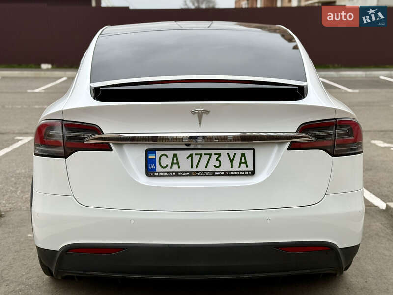 Позашляховик / Кросовер Tesla Model X 2019 в Умані