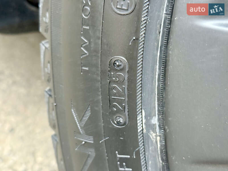 Позашляховик / Кросовер Tesla Model X 2019 в Умані