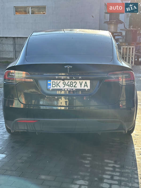Внедорожник / Кроссовер Tesla Model X 2016 в Ровно