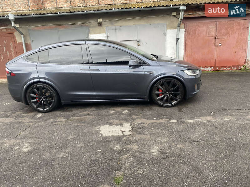 Позашляховик / Кросовер Tesla Model X 2016 в Вінниці