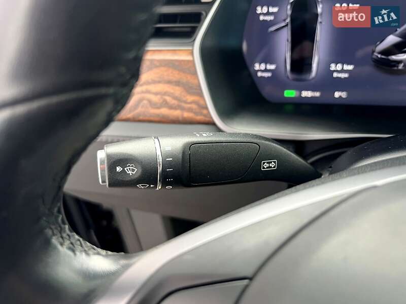 Внедорожник / Кроссовер Tesla Model X 2019 в Киеве