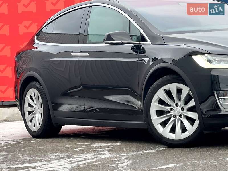Внедорожник / Кроссовер Tesla Model X 2019 в Киеве