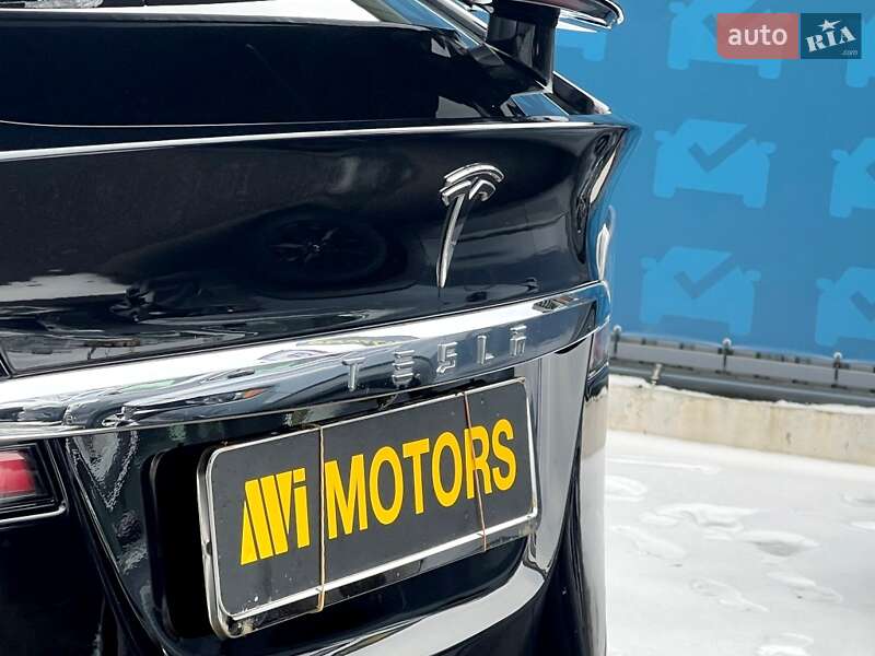 Внедорожник / Кроссовер Tesla Model X 2019 в Киеве
