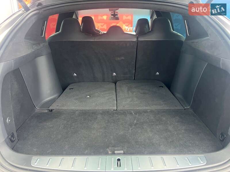 Внедорожник / Кроссовер Tesla Model X 2019 в Киеве