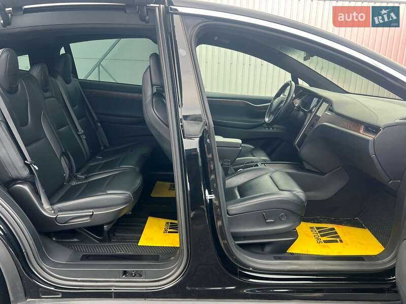 Внедорожник / Кроссовер Tesla Model X 2019 в Киеве