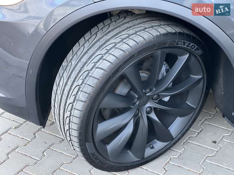 Внедорожник / Кроссовер Tesla Model X 2018 в Львове