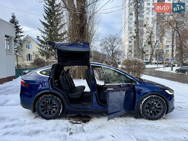 Внедорожник / Кроссовер Tesla Model X 2018 в Киеве