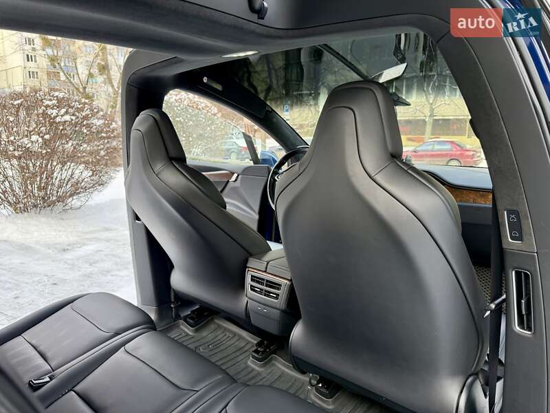 Внедорожник / Кроссовер Tesla Model X 2018 в Киеве