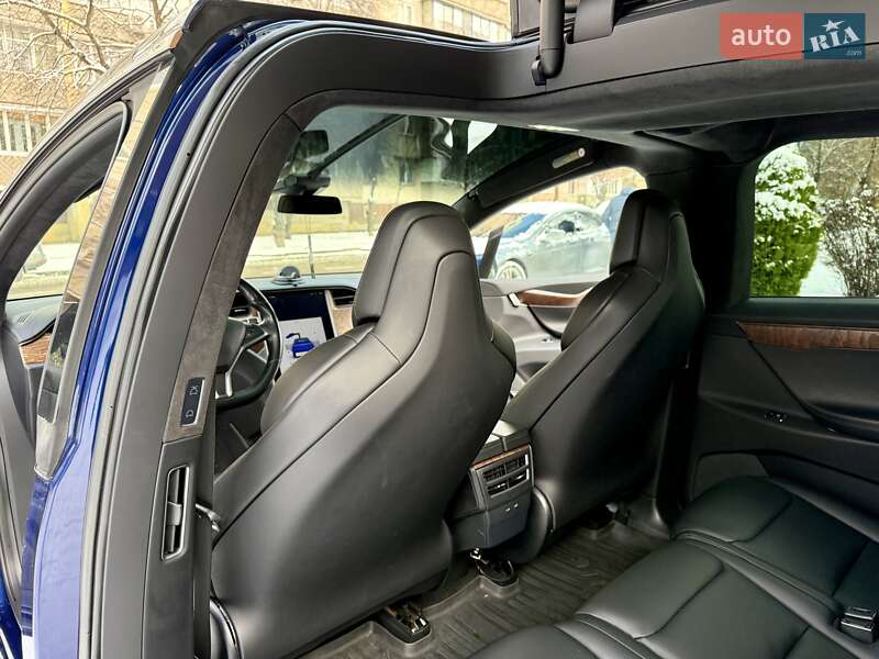 Внедорожник / Кроссовер Tesla Model X 2018 в Киеве