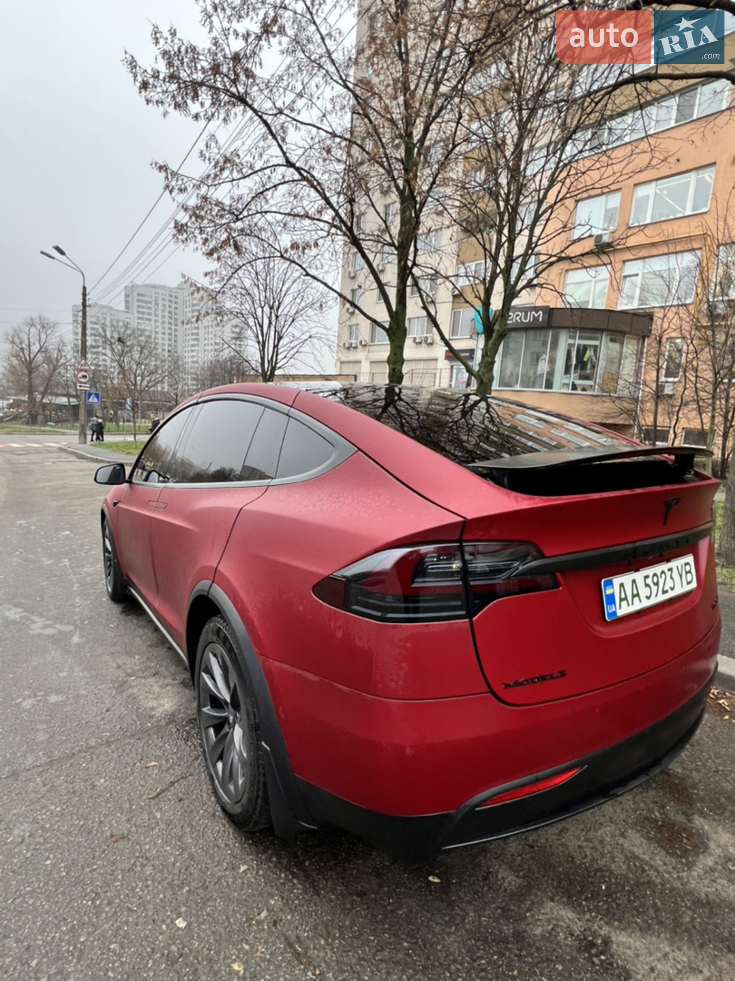 Tesla Model X 2019 VIN 5YJXCAE22KF152646 фото оголошення 3 з 15