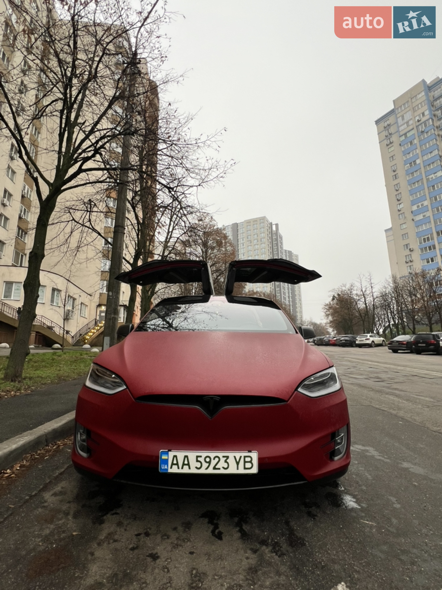 Tesla Model X 2019 VIN 5YJXCAE22KF152646 фото оголошення 4 з 15