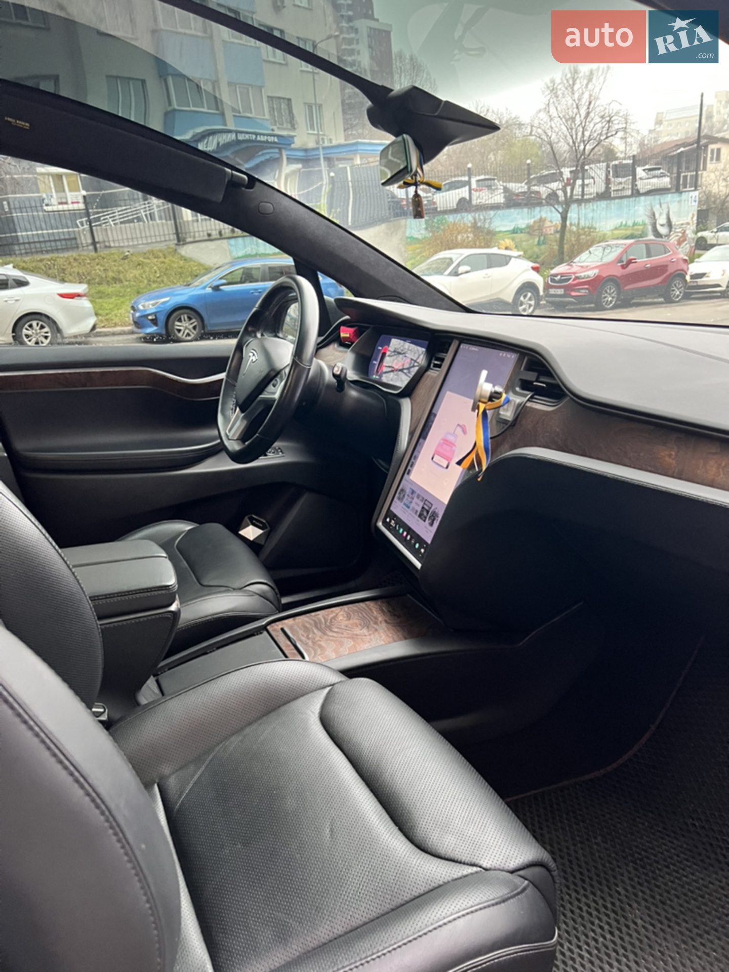 Tesla Model X 2019 VIN 5YJXCAE22KF152646 фото оголошення 11 з 15