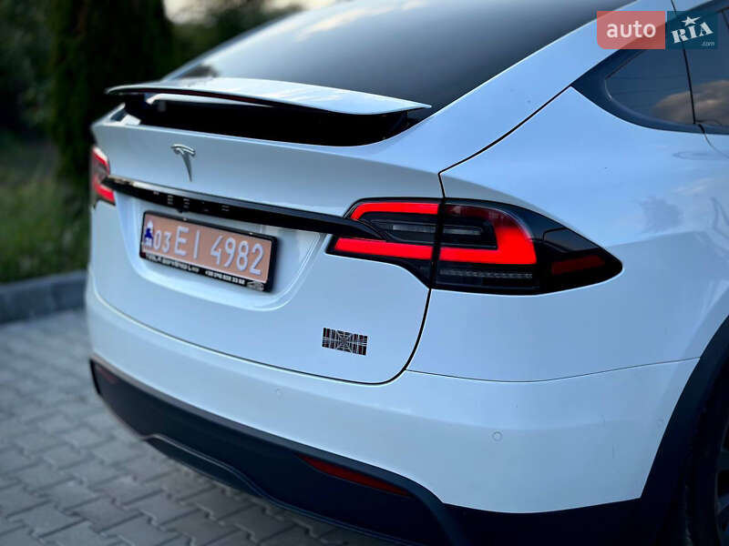 Позашляховик / Кросовер Tesla Model X 2022 в Мукачевому