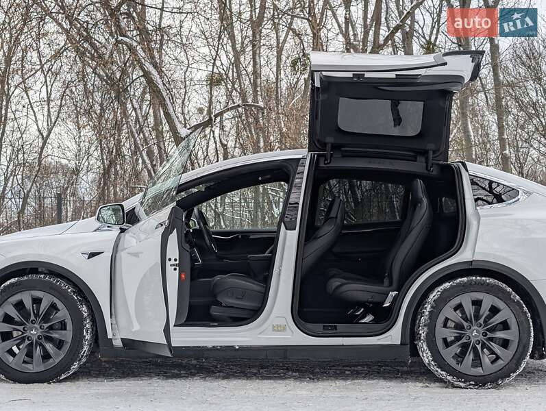 Позашляховик / Кросовер Tesla Model X 2017 в Києві фото 28 Позашляховик / Кросовер Tesla Model X 2017 в Києві