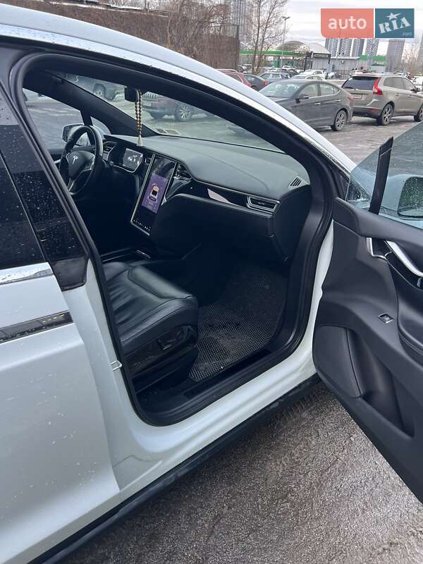 Внедорожник / Кроссовер Tesla Model X 2016 в Киеве