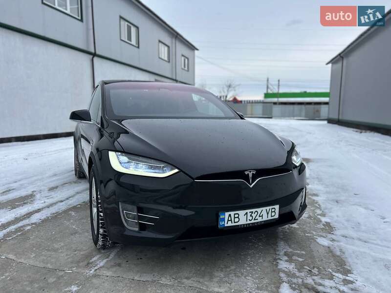 Позашляховик / Кросовер Tesla Model X 2017 в Вінниці