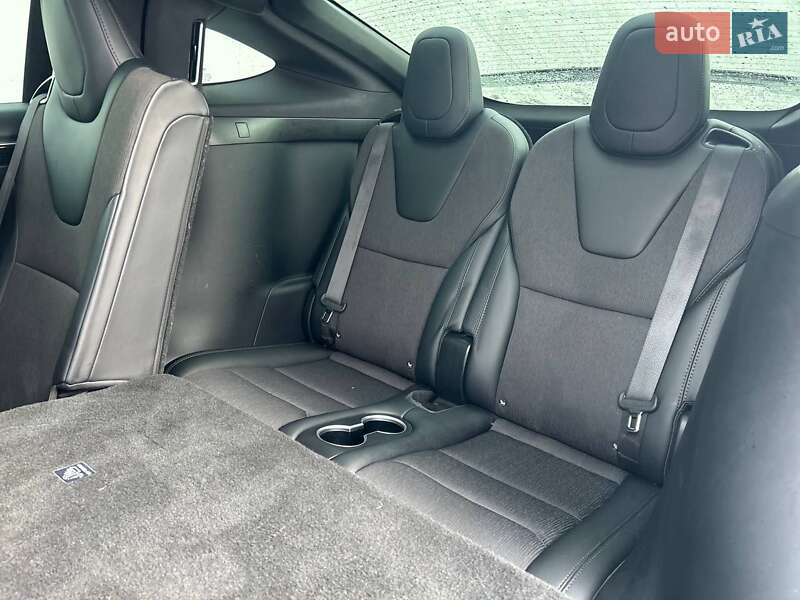 Позашляховик / Кросовер Tesla Model X 2017 в Вінниці