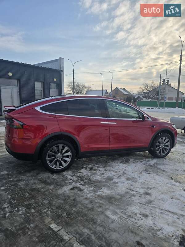 Внедорожник / Кроссовер Tesla Model X 2016 в Черновцах