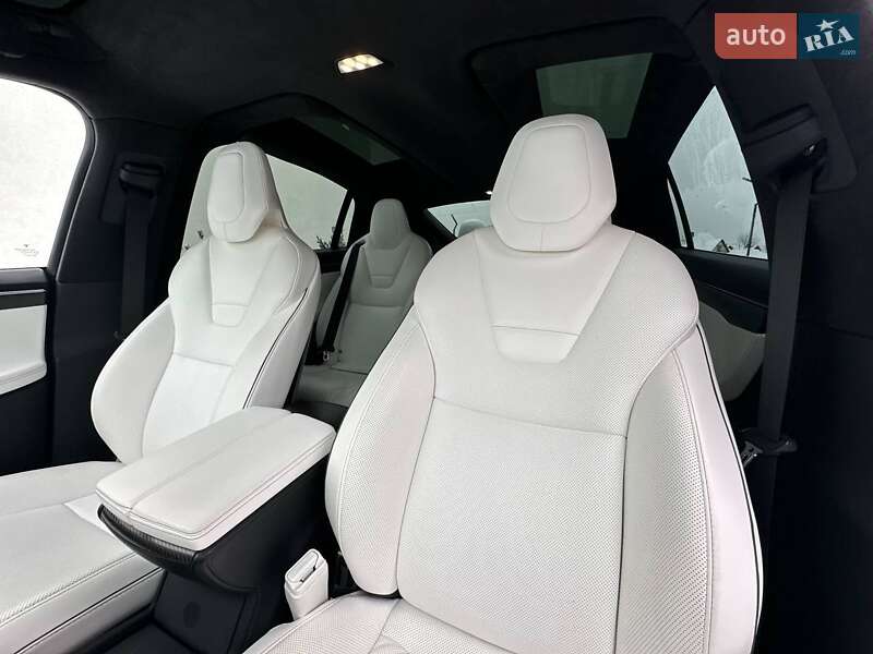 Внедорожник / Кроссовер Tesla Model X 2016 в Луцке фото 12 Внедорожник / Кроссовер Tesla Model X 2016 в Луцке