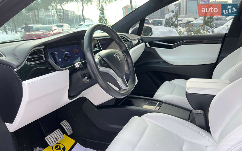 Позашляховик / Кросовер Tesla Model X 2018 в Львові