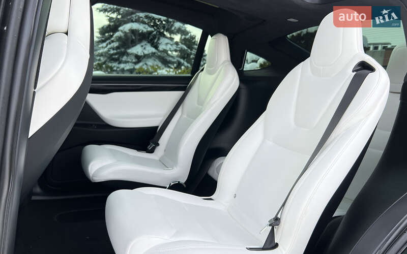 Позашляховик / Кросовер Tesla Model X 2018 в Львові