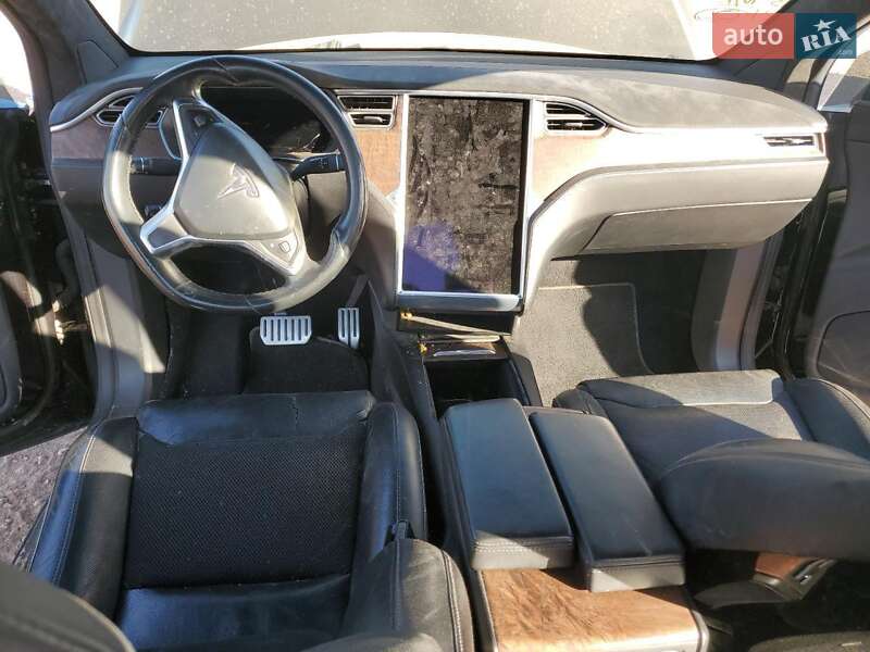 Позашляховик / Кросовер Tesla Model X 2016 в Києві