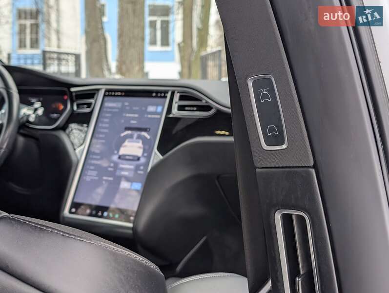 Внедорожник / Кроссовер Tesla Model X 2017 в Киеве фото 14 Внедорожник / Кроссовер Tesla Model X 2017 в Киеве