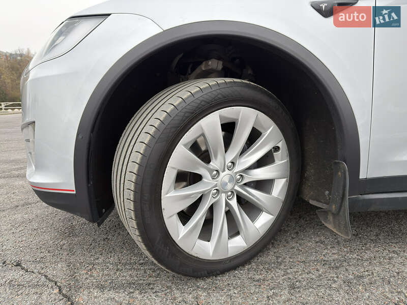 Внедорожник / Кроссовер Tesla Model X 2017 в Львове фото 30 Внедорожник / Кроссовер Tesla Model X 2017 в Львове