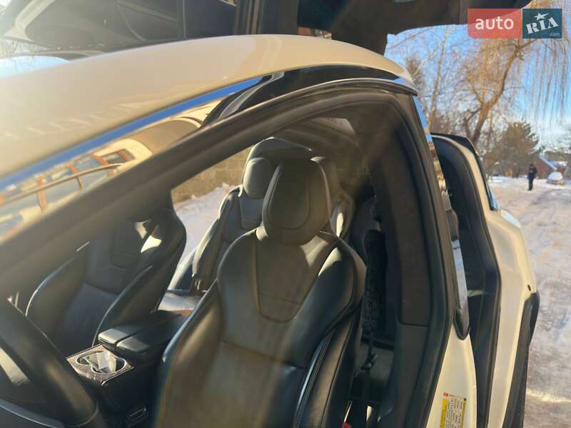 Позашляховик / Кросовер Tesla Model X 2017 в Львові