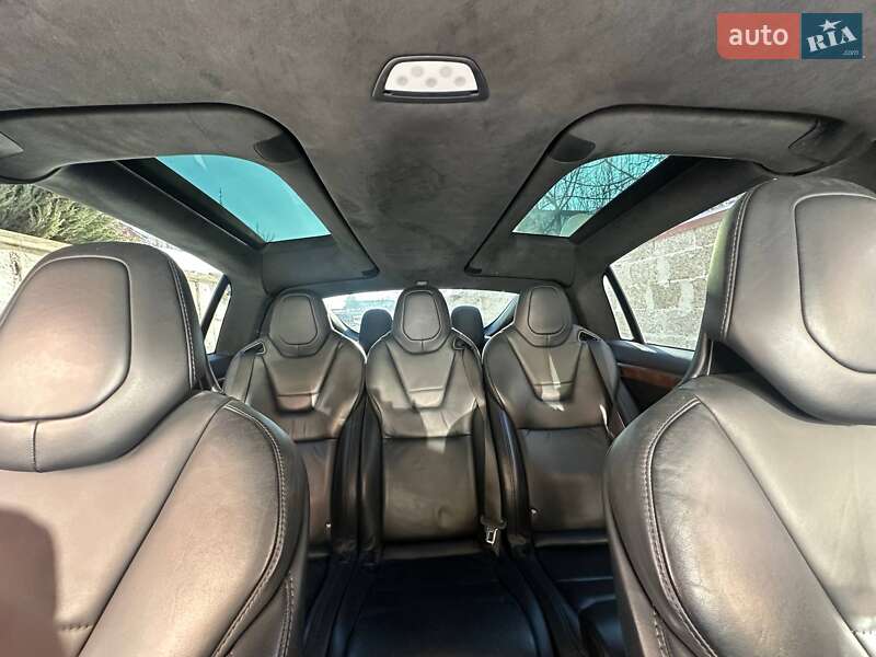 Позашляховик / Кросовер Tesla Model X 2017 в Львові