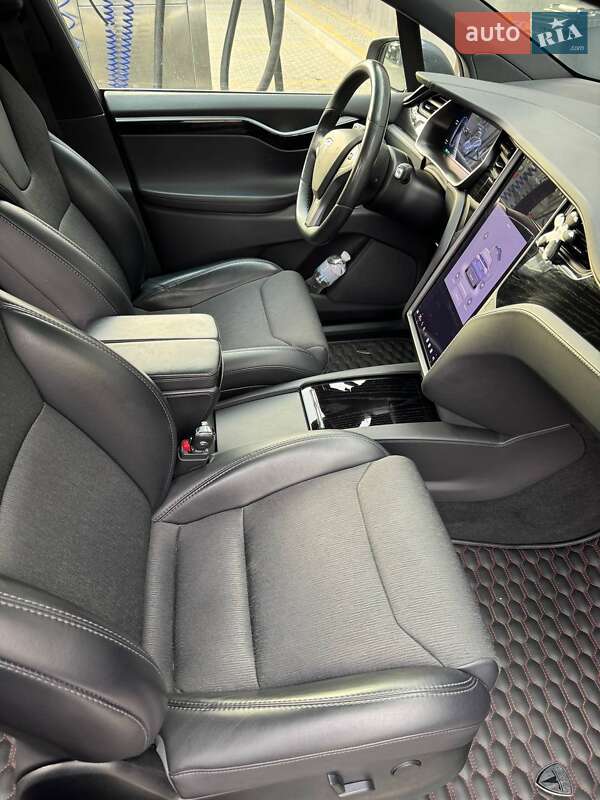 Позашляховик / Кросовер Tesla Model X 2018 в Житомирі фото 6 Позашляховик / Кросовер Tesla Model X 2018 в Житомирі