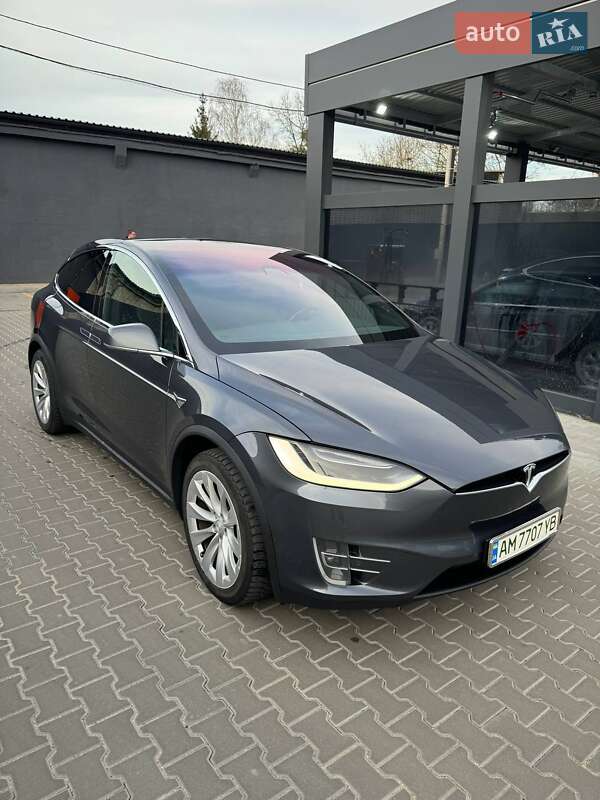 Позашляховик / Кросовер Tesla Model X 2018 в Житомирі фото 16 Позашляховик / Кросовер Tesla Model X 2018 в Житомирі