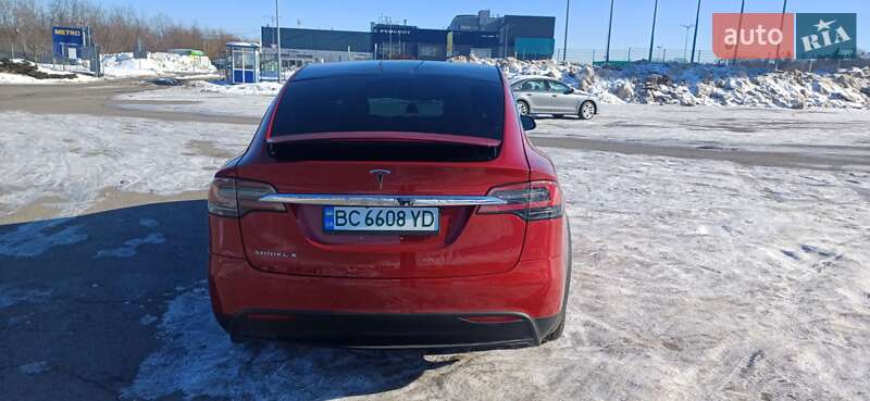 Позашляховик / Кросовер Tesla Model X 2017 в Львові