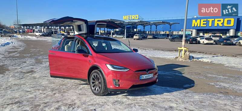 Позашляховик / Кросовер Tesla Model X 2017 в Львові