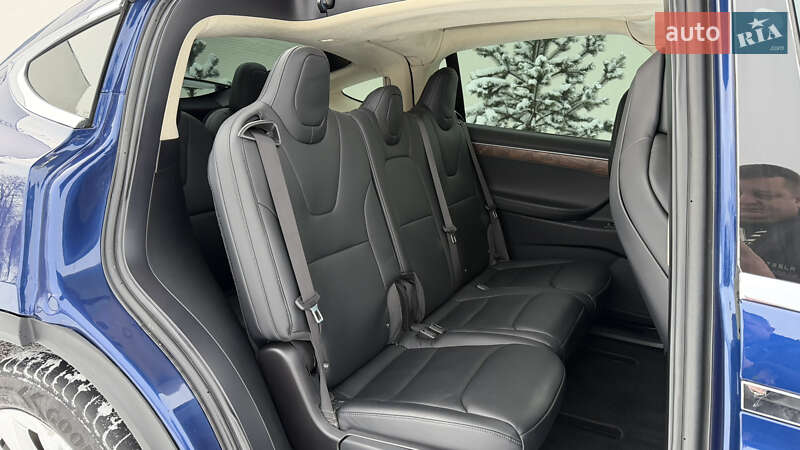 Внедорожник / Кроссовер Tesla Model X 2017 в Луцке