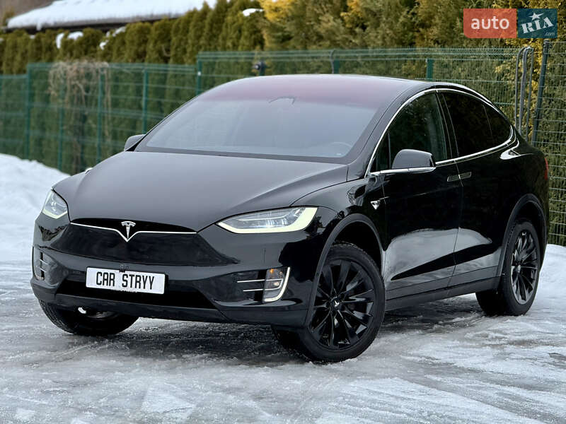 Позашляховик / Кросовер Tesla Model X 2017 в Стрию