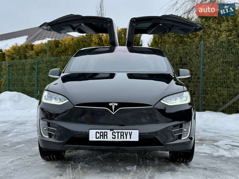 Позашляховик / Кросовер Tesla Model X 2017 в Стрию