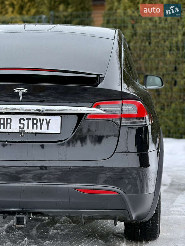 Позашляховик / Кросовер Tesla Model X 2017 в Стрию