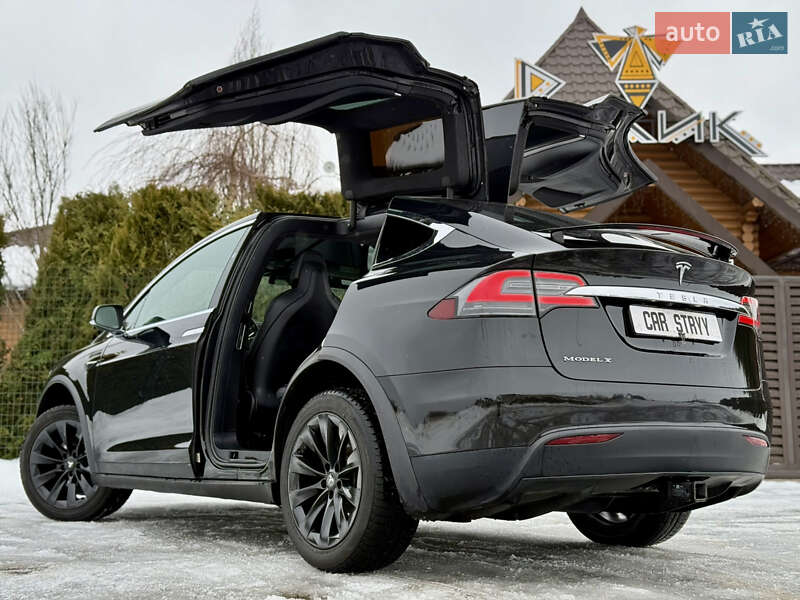 Позашляховик / Кросовер Tesla Model X 2017 в Стрию